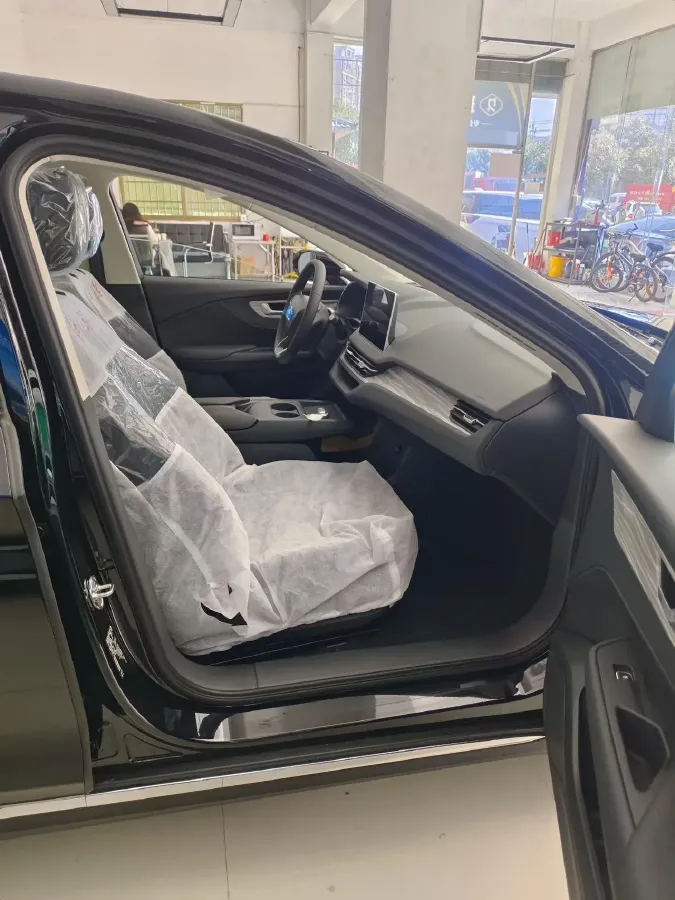 2025 HongQi E-QM5 BEV,autocango,china used car exporter,china ev exporter,chinese used car exporter,chinese used ev exporter