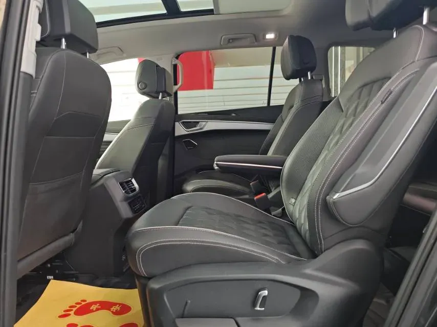 2023 Volkswagen Talagon 2.5T 299HP V6 7DCT,autocango,china used car exporter,china ev exporter,chinese used car exporter,chinese used ev exporter