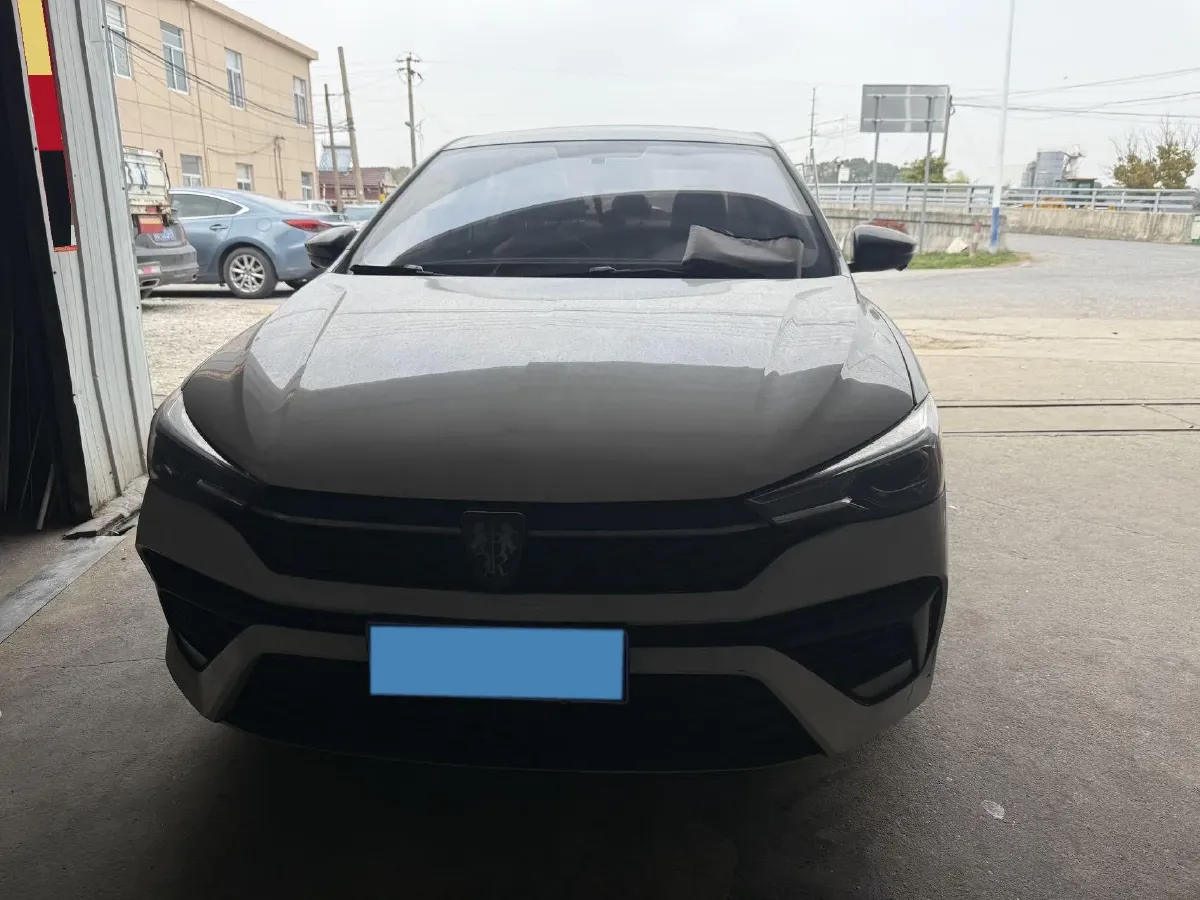 2021 Roewe i5 1.5L 120HP L4 CVT,autocango,china used car exporter,china ev exporter,chinese used car exporter,chinese used ev exporter