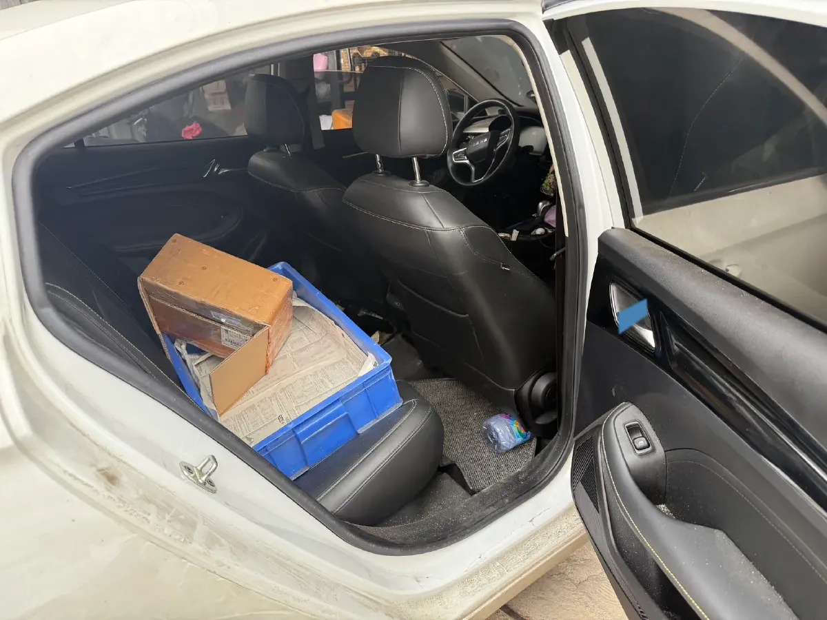 2021 Roewe i5 1.5L 120HP L4 CVT,autocango,china used car exporter,china ev exporter,chinese used car exporter,chinese used ev exporter