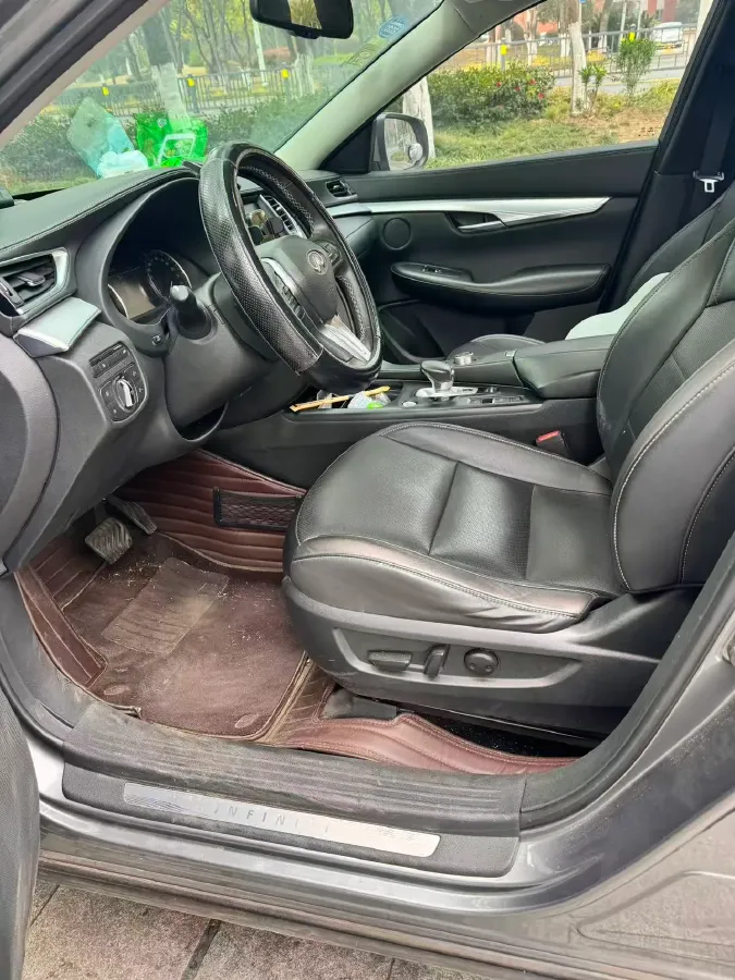 2018 Infiniti QX30 2.0T 211HP L4 7DCT,autocango,china used car exporter,china ev exporter,chinese used car exporter,chinese used ev exporter