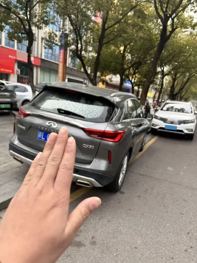 2018 Infiniti QX30 2.0T 211HP L4 7DCT,autocango,china used car exporter,china ev exporter,chinese used car exporter,chinese used ev exporter