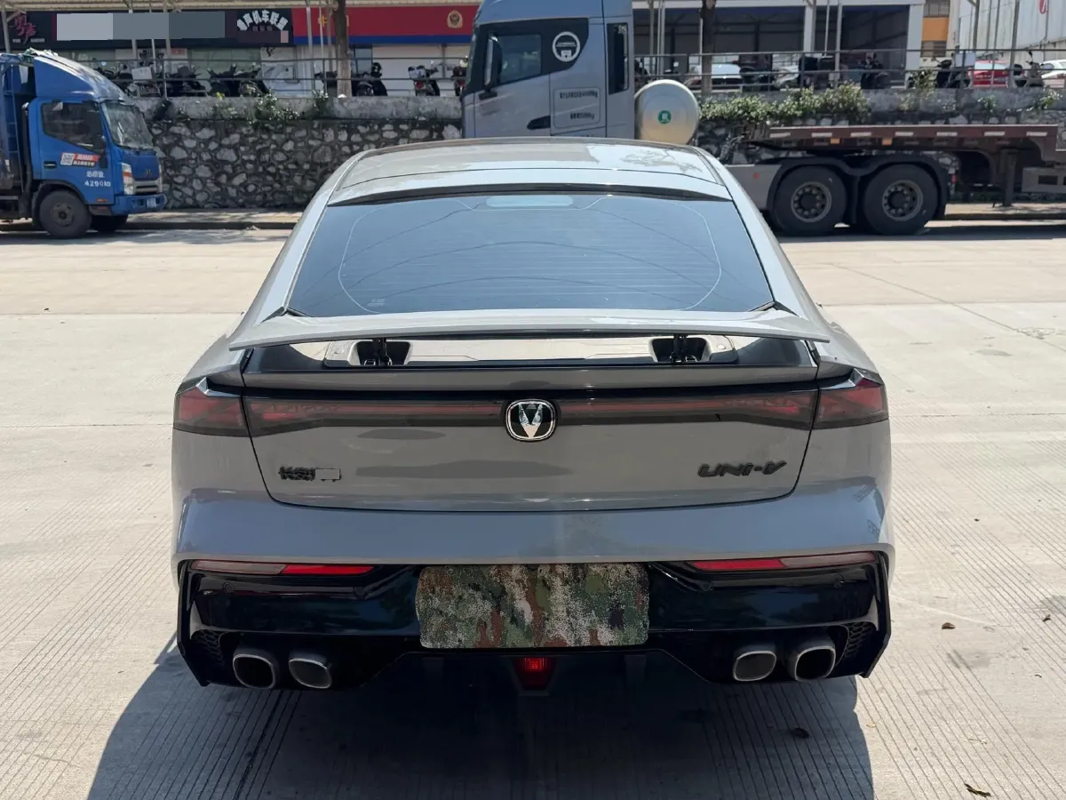 2022 ChangAn UNI-V 1.5T 188HP L4 7DCT,autocango,china used car exporter,china ev exporter,chinese used car exporter,chinese used ev exporter