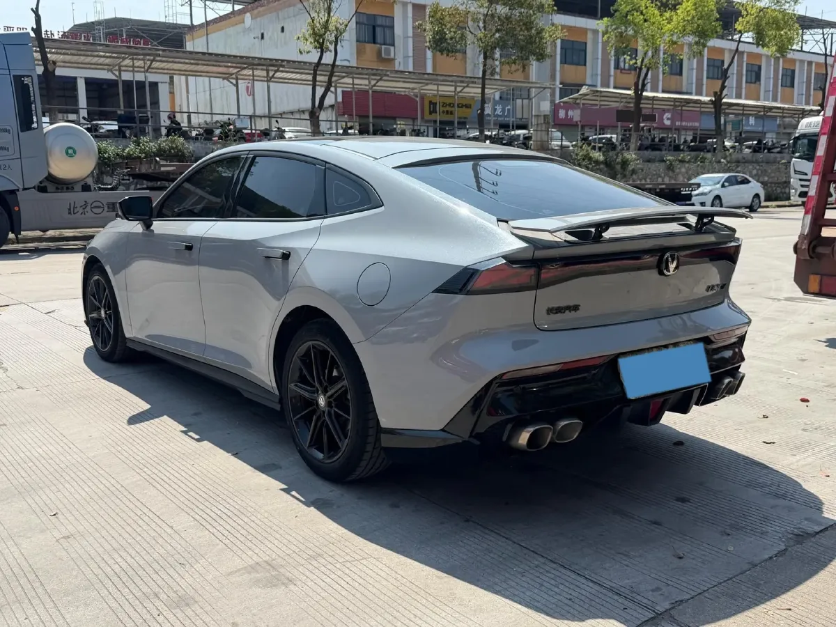 2022 ChangAn UNI-V 1.5T 188HP L4 7DCT,autocango,china used car exporter,china ev exporter,chinese used car exporter,chinese used ev exporter