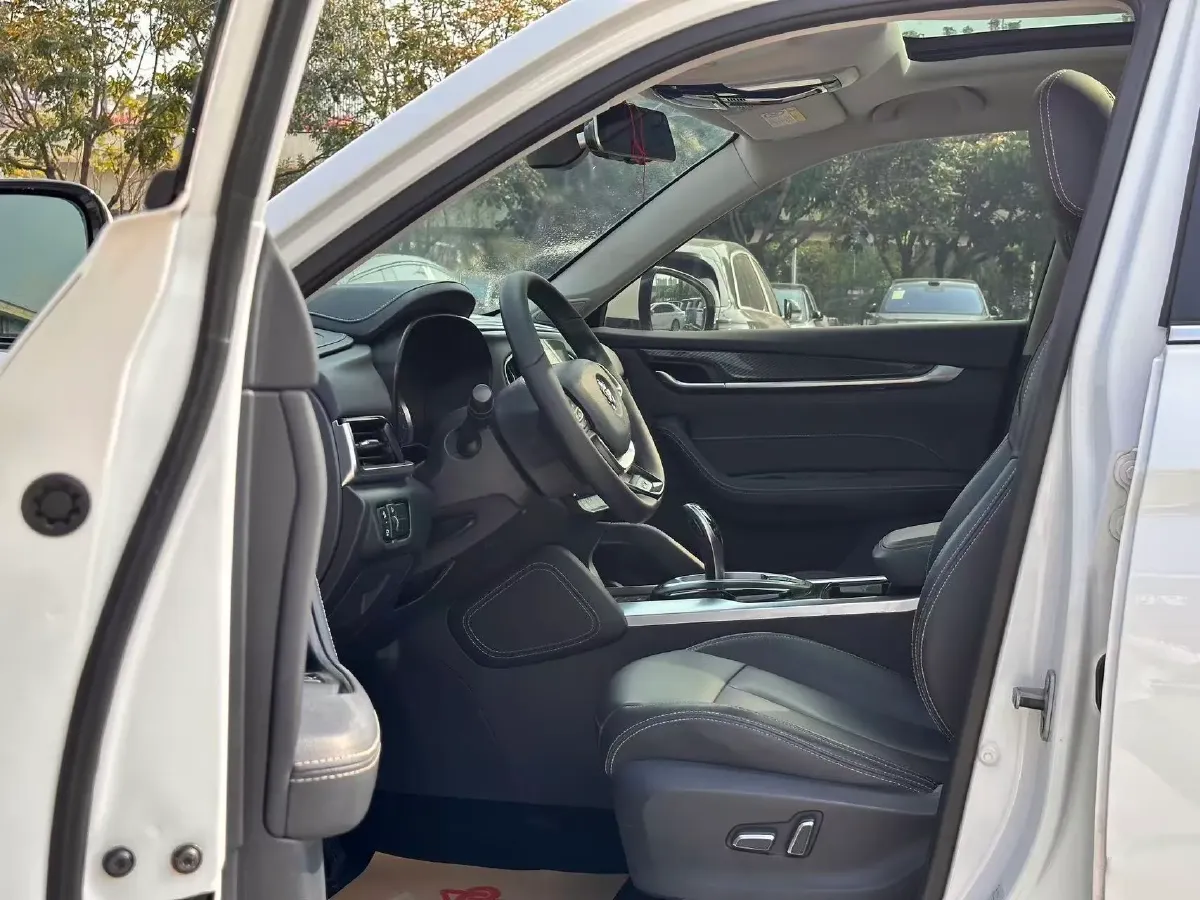 2018 Brilliance Auto V7 1.6T 204HP L4 7DCT,autocango,china used car exporter,china ev exporter,chinese used car exporter,chinese used ev exporter