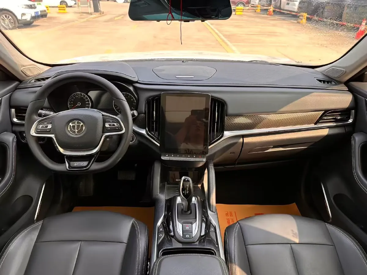 2018 Brilliance Auto V7 1.6T 204HP L4 7DCT,autocango,china used car exporter,china ev exporter,chinese used car exporter,chinese used ev exporter