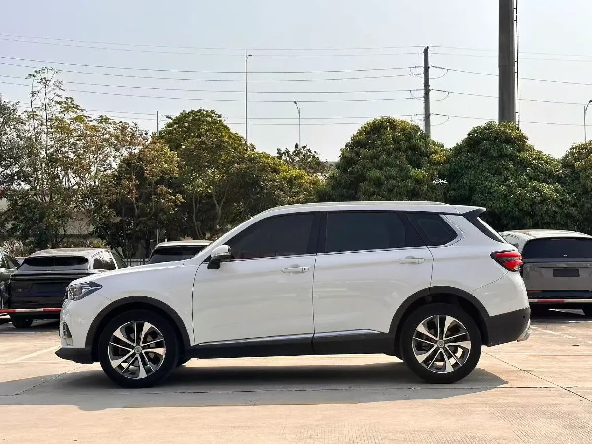 2018 Brilliance Auto V7 1.6T 204HP L4 7DCT,autocango,china used car exporter,china ev exporter,chinese used car exporter,chinese used ev exporter