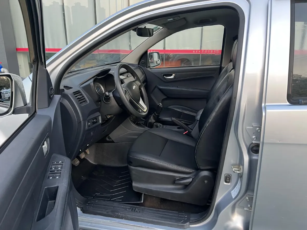 2018 Isuzu RE-MAX Jim 2.8T 116HP L4 5MT,autocango,china used car exporter,china ev exporter,chinese used car exporter,chinese used ev exporter