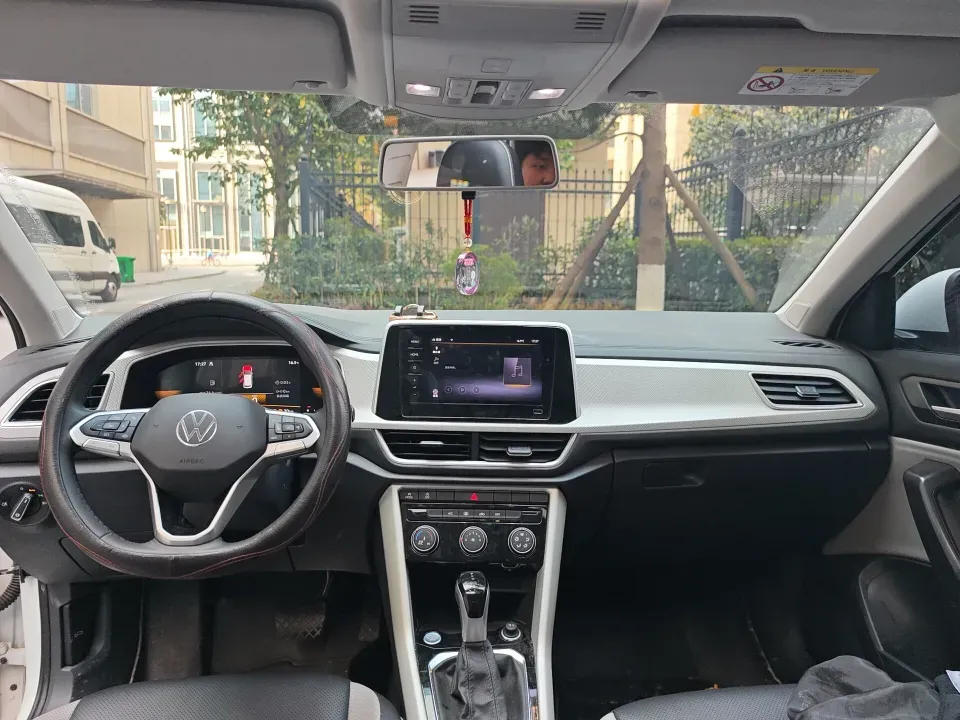 2024 Volkswagen T-Roc 1.4T 150HP L4 7DCT,autocango,china used car exporter,china ev exporter,chinese used car exporter,chinese used ev exporter