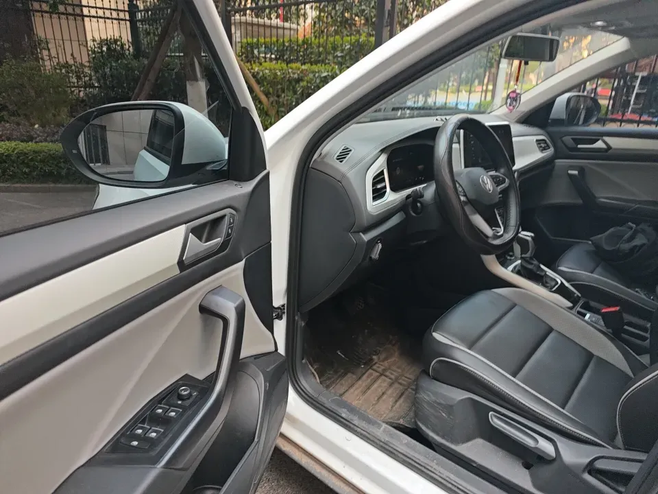 2024 Volkswagen T-Roc 1.4T 150HP L4 7DCT,autocango,china used car exporter,china ev exporter,chinese used car exporter,chinese used ev exporter