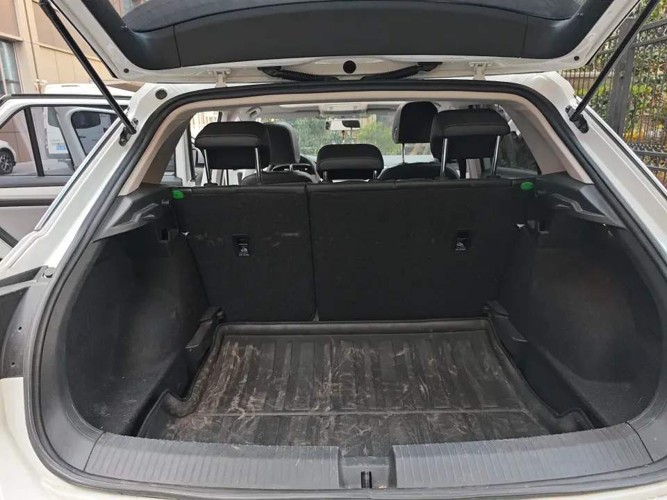 2024 Volkswagen T-Roc 1.4T 150HP L4 7DCT,autocango,china used car exporter,china ev exporter,chinese used car exporter,chinese used ev exporter