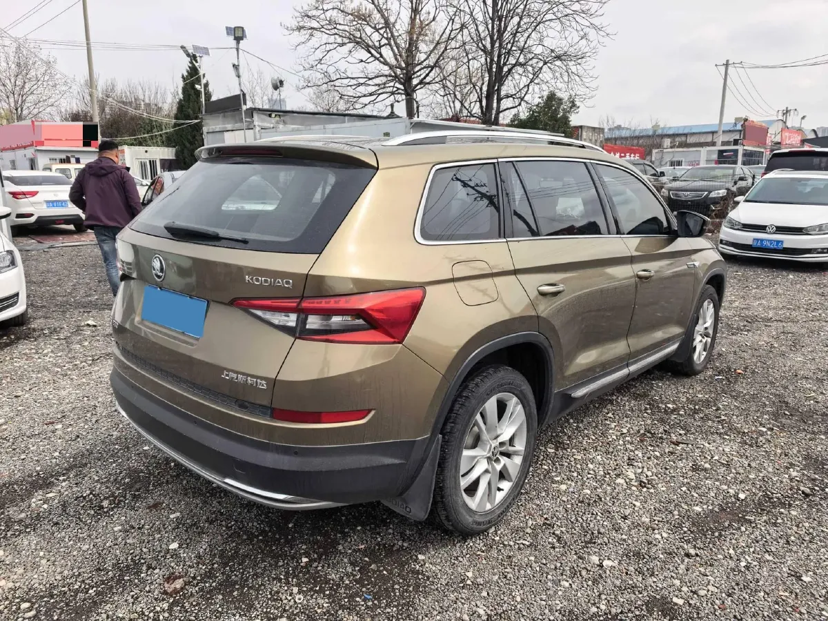 2018 Skoda Kodiak 2.0T 186HP L4 7DCT,autocango,china used car exporter,china ev exporter,chinese used car exporter,chinese used ev exporter