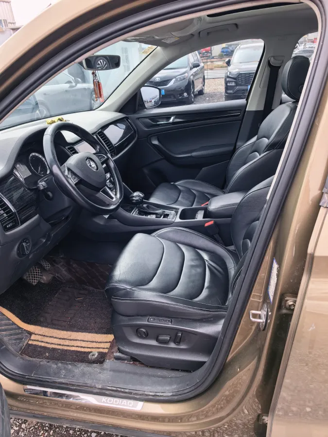 2018 Skoda Kodiak 2.0T 186HP L4 7DCT,autocango,china used car exporter,china ev exporter,chinese used car exporter,chinese used ev exporter