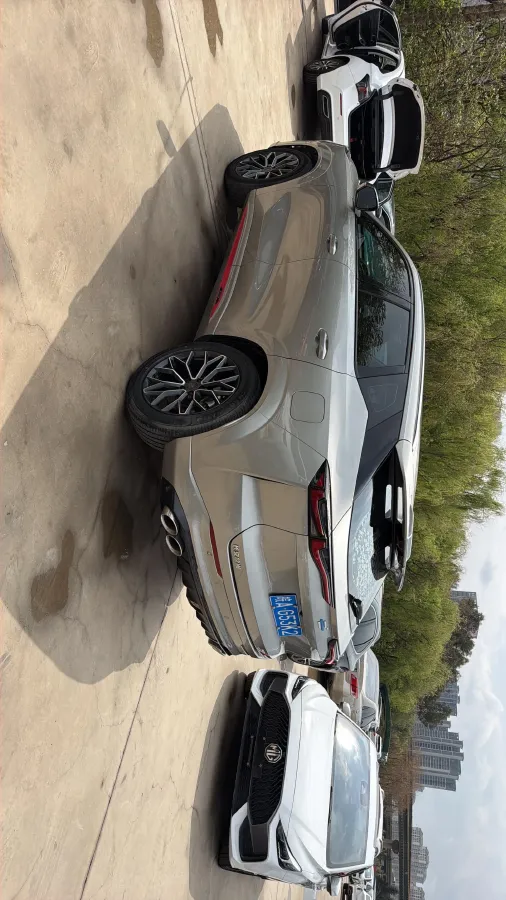 2022 ChangAn Oshan Z6 1.5T 188HP L4 7DCT,autocango,china used car exporter,china ev exporter,chinese used car exporter,chinese used ev exporter