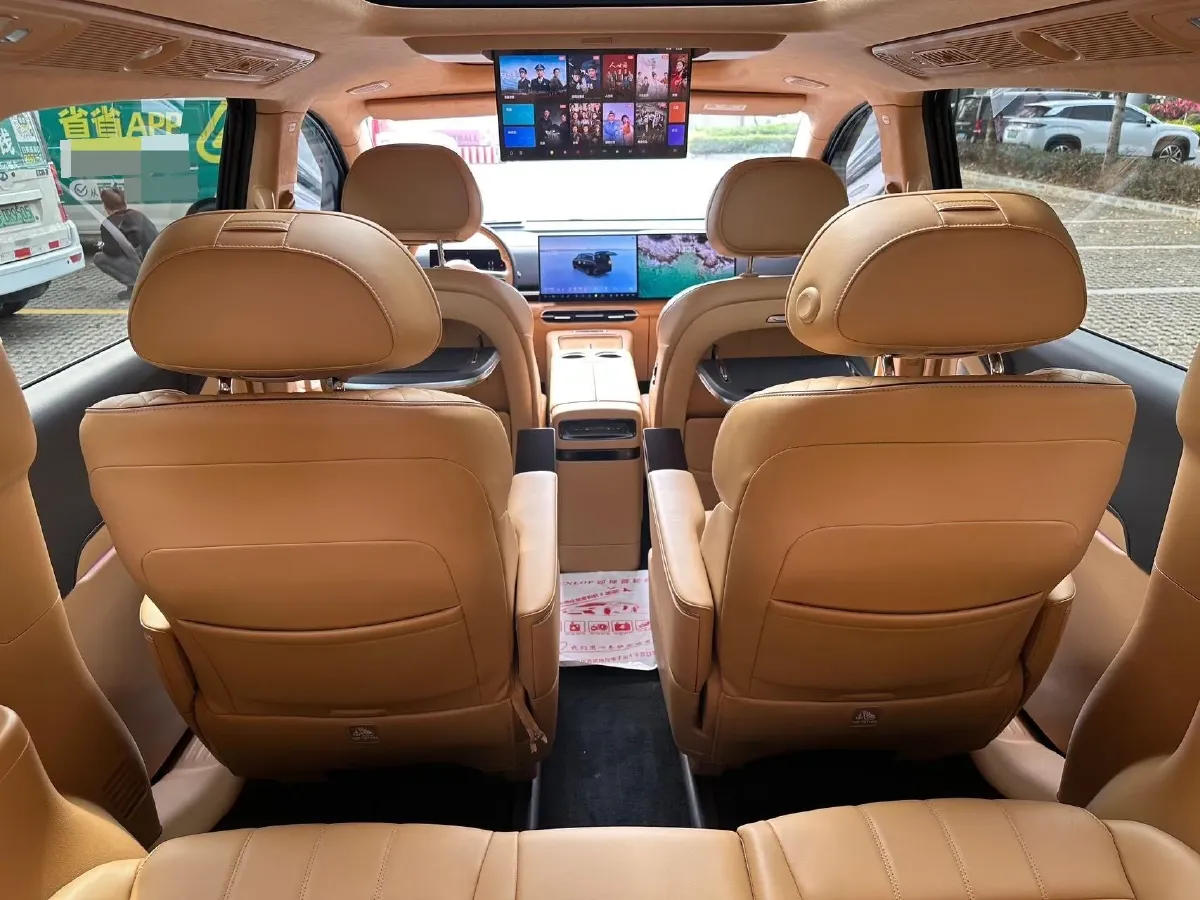 2025 Voyah Dream 1.5T 150HP L4 PHEV 41.7KWH,autocango,china used car exporter,china ev exporter,chinese used car exporter,chinese used ev exporter