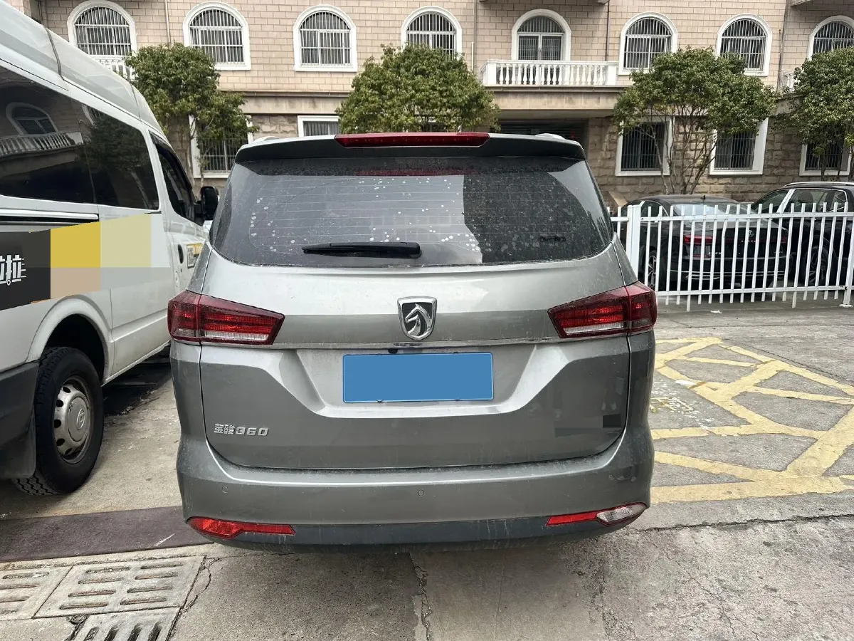 2019 BaoJun 360 1.5L 99HP L4 6MT,autocango,china used car exporter,china ev exporter,chinese used car exporter,chinese used ev exporter