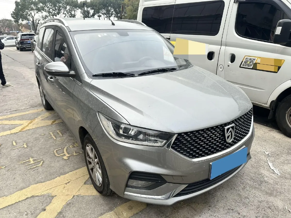 2019 BaoJun 360 1.5L 99HP L4 6MT,autocango,china used car exporter,china ev exporter,chinese used car exporter,chinese used ev exporter