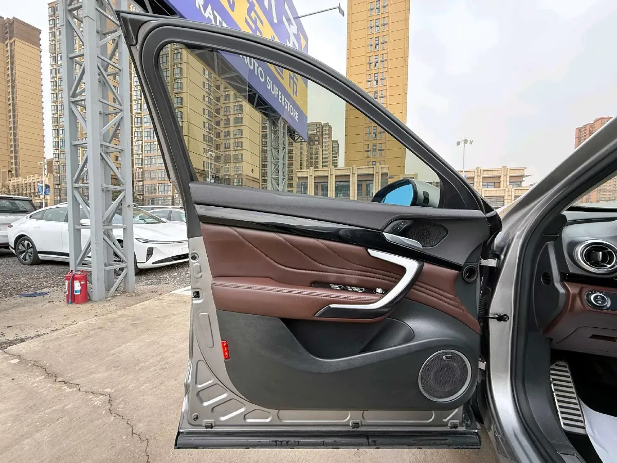 2017 WEY VV7 2.0T 234HP L4 7DCT,autocango,china used car exporter,china ev exporter,chinese used car exporter,chinese used ev exporter