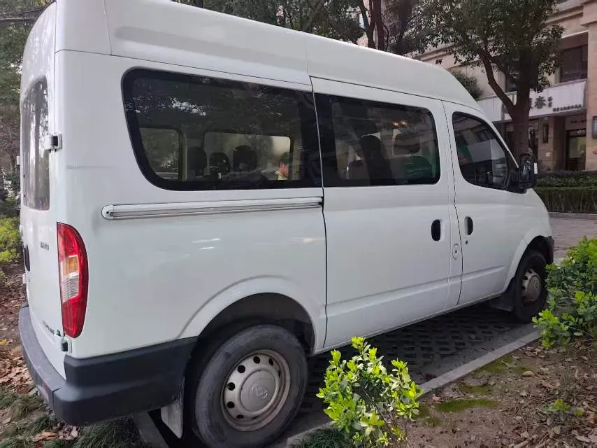 2020 MAXUS XinTu V80 2.5T 136HP L4 6MT,autocango,china used car exporter,china ev exporter,chinese used car exporter,chinese used ev exporter