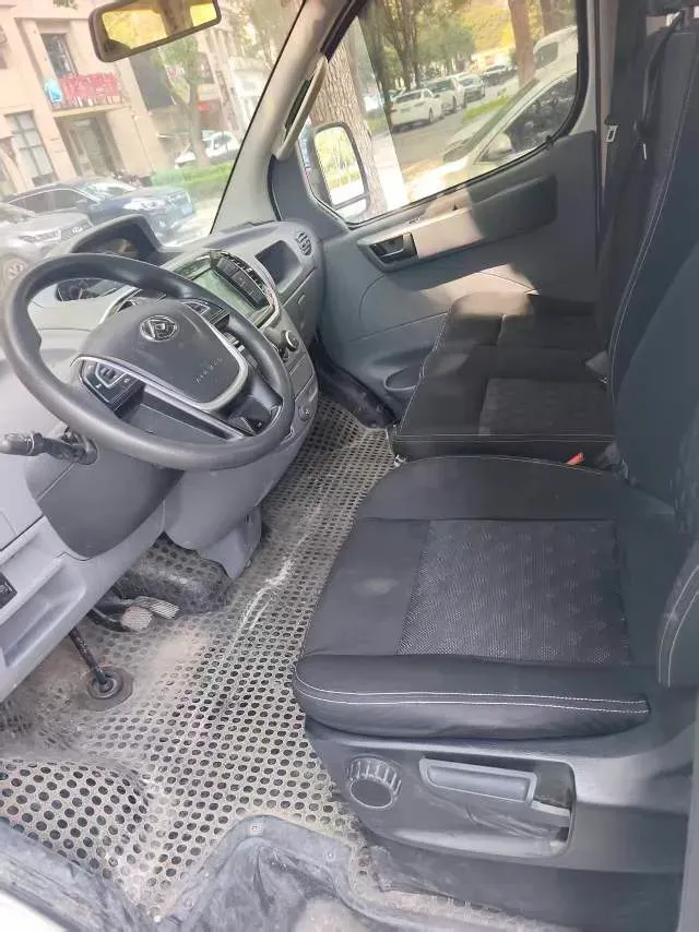 2020 MAXUS XinTu V80 2.5T 136HP L4 6MT,autocango,china used car exporter,china ev exporter,chinese used car exporter,chinese used ev exporter