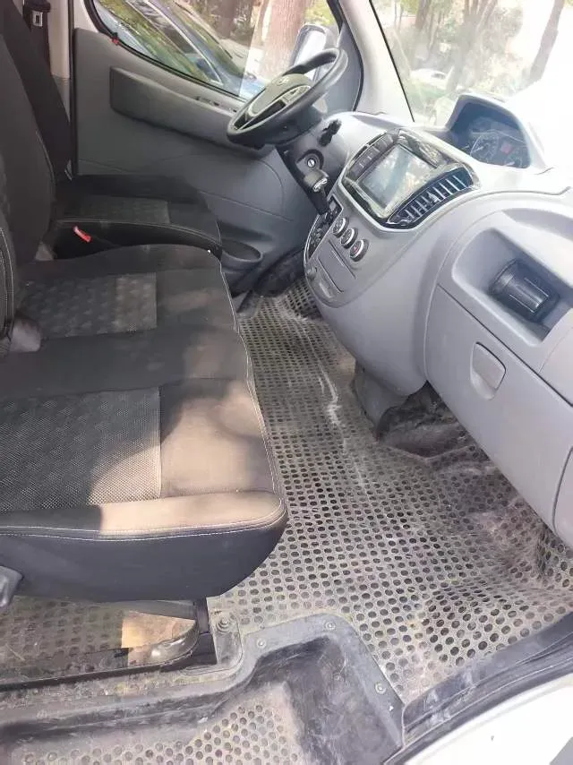 2020 MAXUS XinTu V80 2.5T 136HP L4 6MT,autocango,china used car exporter,china ev exporter,chinese used car exporter,chinese used ev exporter