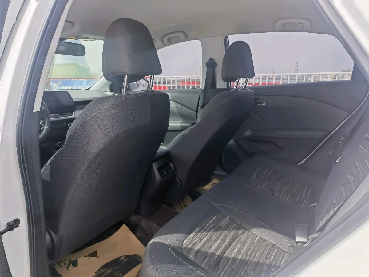 2023 Chevrolet Monza 1.5L 113HP L4 6DCT,autocango,china used car exporter,china ev exporter,chinese used car exporter,chinese used ev exporter