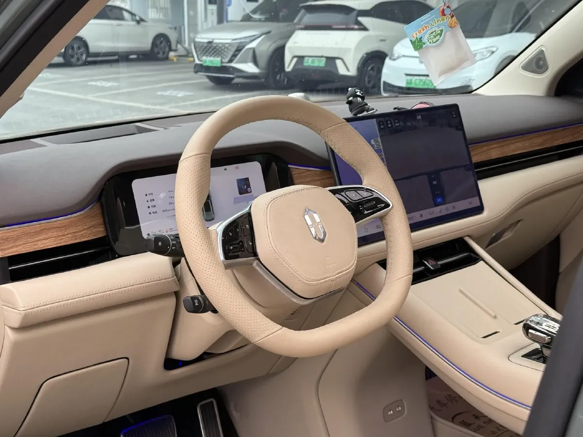 2024 AITO AITO M7 1.5T 152HP L4 REEV 40KWH,autocango,china used car exporter,china ev exporter,chinese used car exporter,chinese used ev exporter