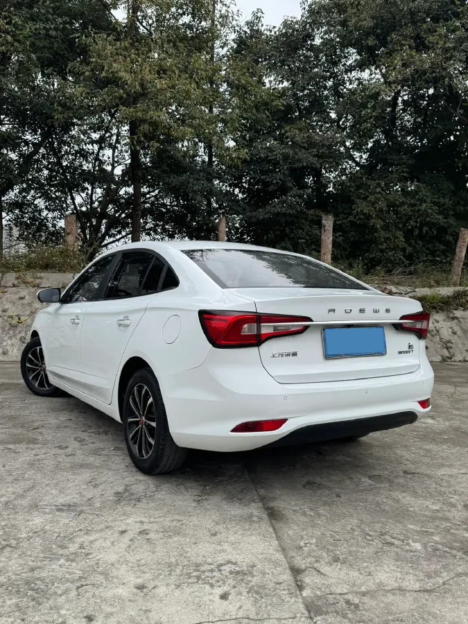2020 Roewe i5 1.5L 120HP L4 CVT,autocango,china used car exporter,china ev exporter,chinese used car exporter,chinese used ev exporter
