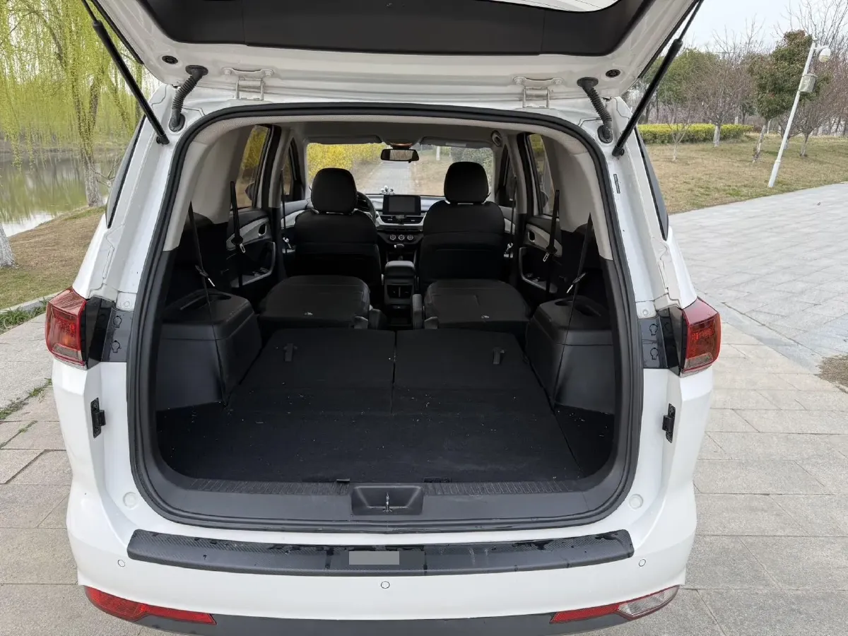 2021 BaoJun 360 1.5L 105HP L4 CVT,autocango,china used car exporter,china ev exporter,chinese used car exporter,chinese used ev exporter