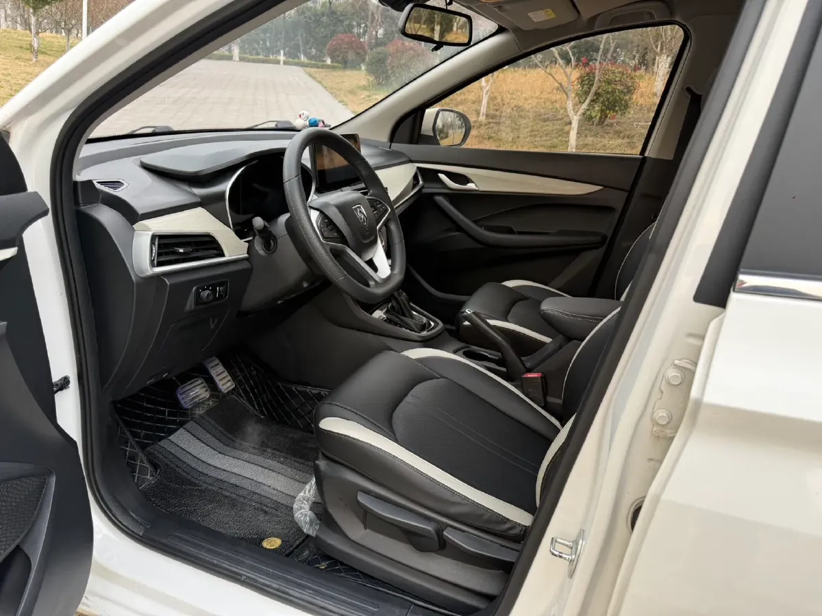 2021 BaoJun 360 1.5L 105HP L4 CVT,autocango,china used car exporter,china ev exporter,chinese used car exporter,chinese used ev exporter