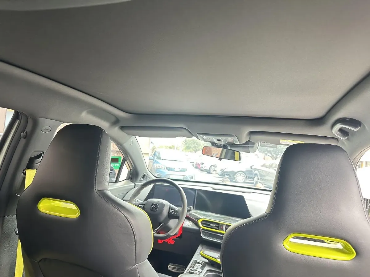 2022 ChangAn UNI-T 1.5T 188HP L4 7DCT,autocango,china used car exporter,china ev exporter,chinese used car exporter,chinese used ev exporter