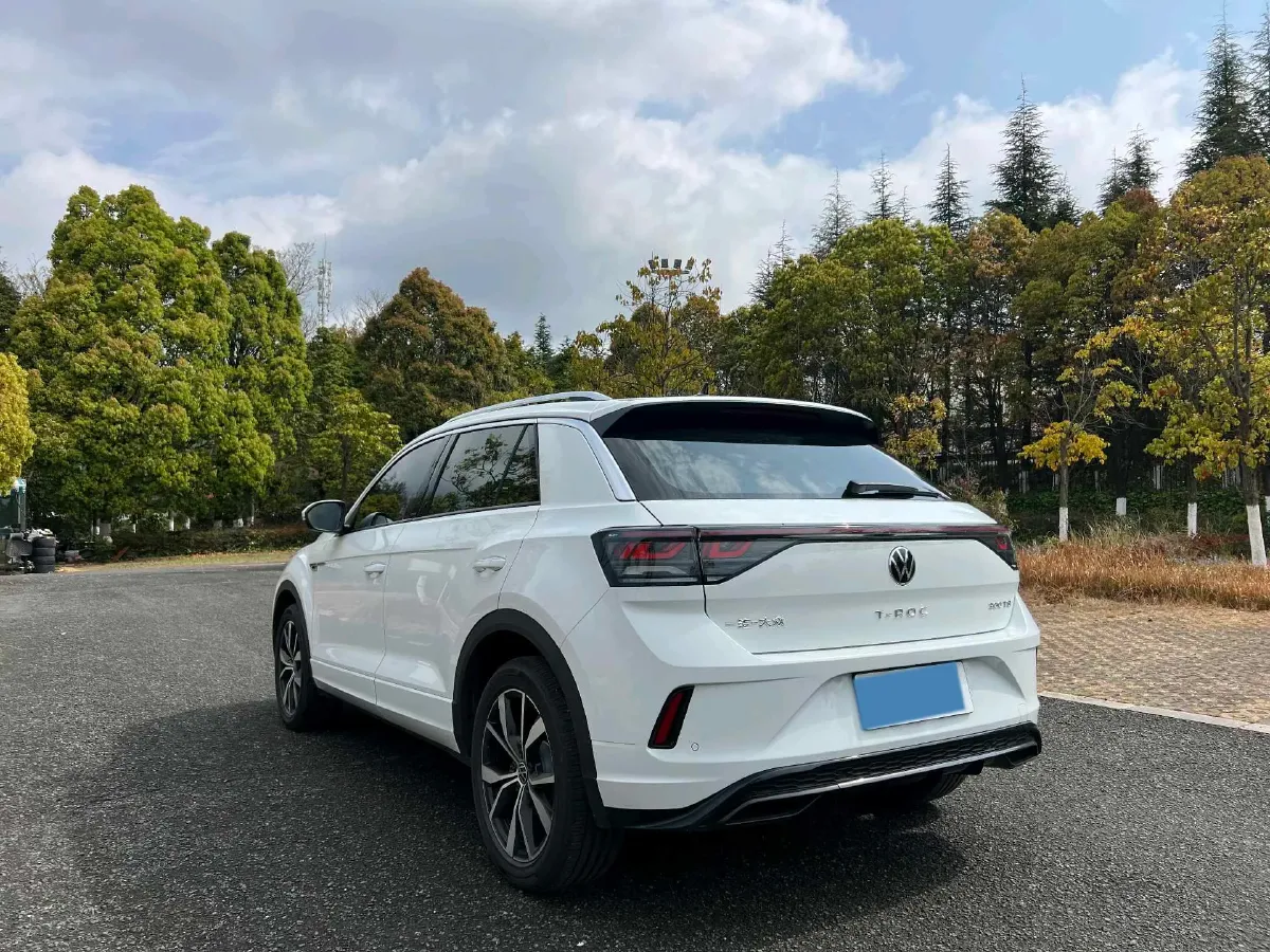 2025 Volkswagen T-Roc 1.5T 160HP L4 7DCT,autocango,china used car exporter,china ev exporter,chinese used car exporter,chinese used ev exporter
