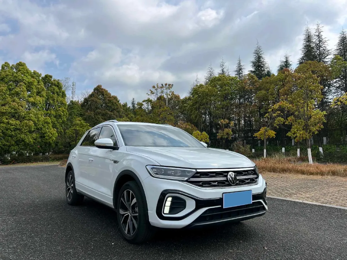 2025 Volkswagen T-Roc 1.5T 160HP L4 7DCT,autocango,china used car exporter,china ev exporter,chinese used car exporter,chinese used ev exporter
