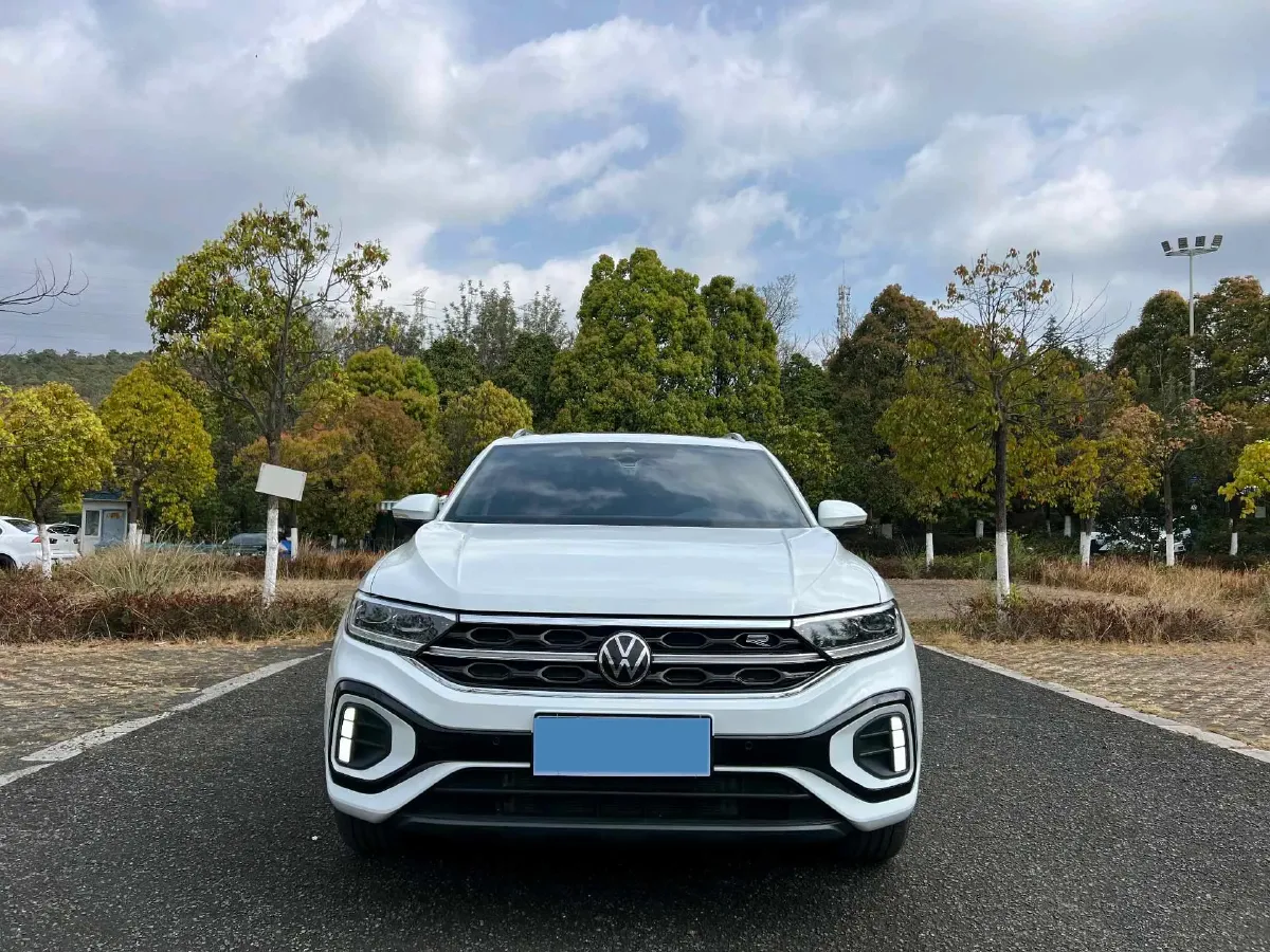 2025 Volkswagen T-Roc 1.5T 160HP L4 7DCT,autocango,china used car exporter,china ev exporter,chinese used car exporter,chinese used ev exporter
