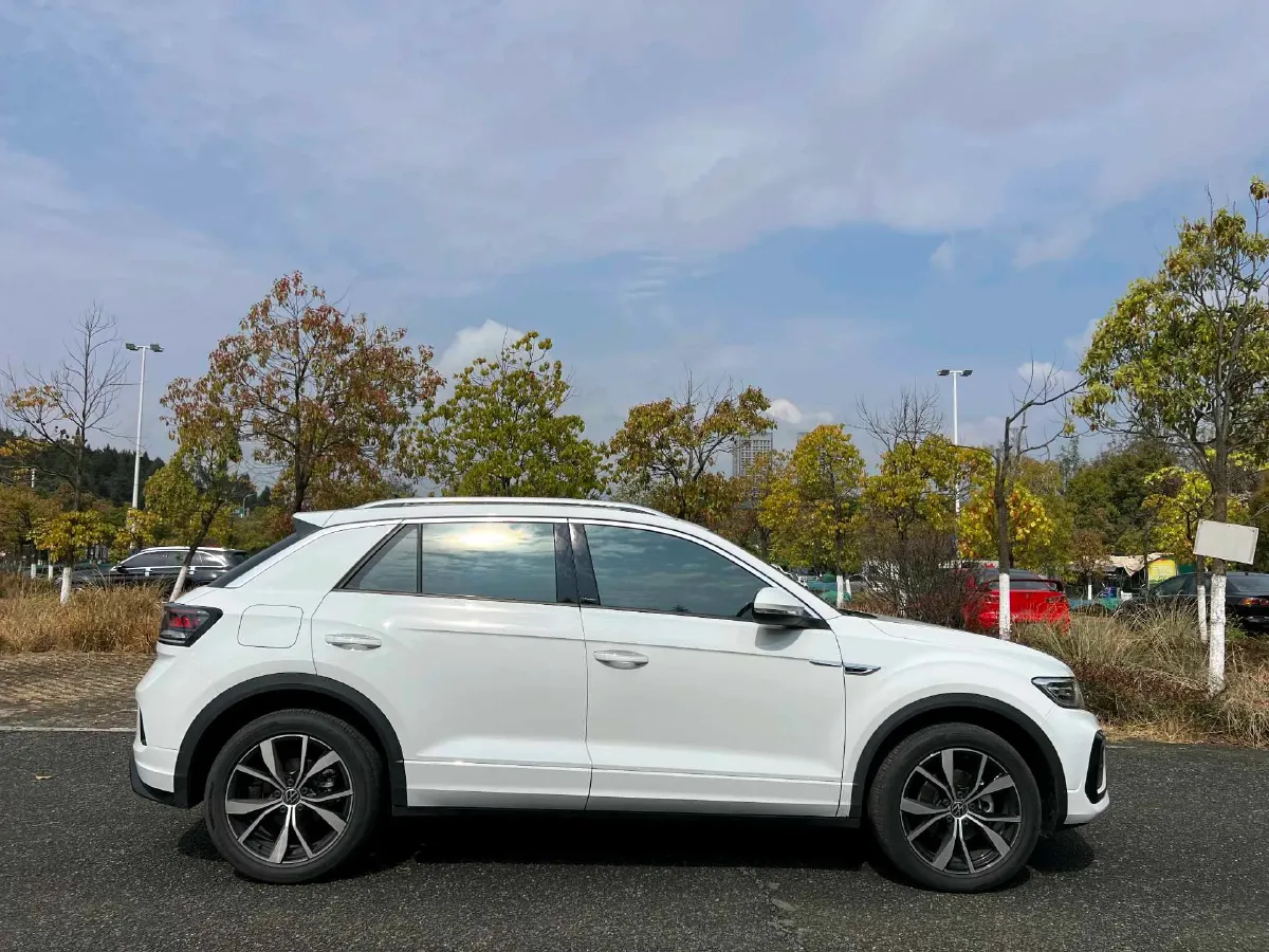 2025 Volkswagen T-Roc 1.5T 160HP L4 7DCT,autocango,china used car exporter,china ev exporter,chinese used car exporter,chinese used ev exporter