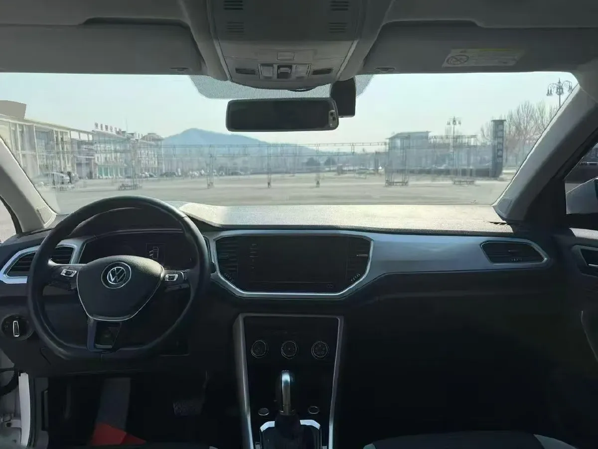 2022 Volkswagen T-Roc 1.4T 150HP L4 7DCT,autocango,china used car exporter,china ev exporter,chinese used car exporter,chinese used ev exporter