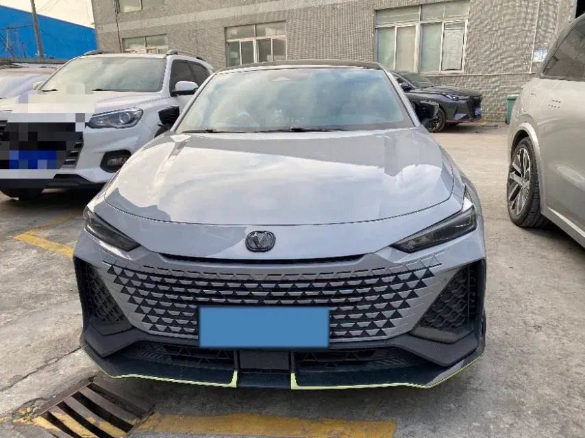 2022 ChangAn UNI-V 2.0T 233HP L4 8AT,autocango,china used car exporter,china ev exporter,chinese used car exporter,chinese used ev exporter