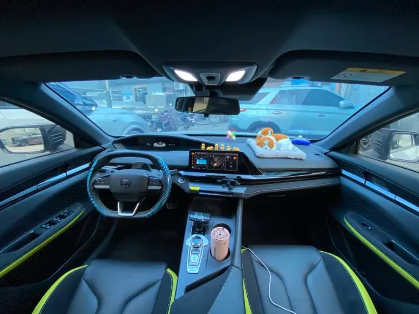 2022 ChangAn UNI-V 2.0T 233HP L4 8AT,autocango,china used car exporter,china ev exporter,chinese used car exporter,chinese used ev exporter