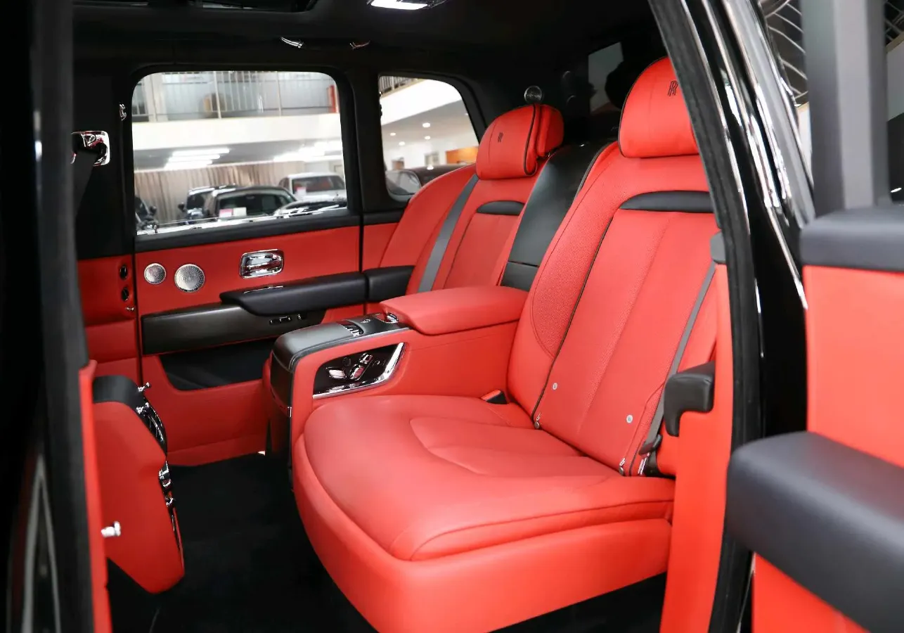 2018 Rolls-Royce Cullinan 6.7T 571HP V12 8AT,autocango,china used car exporter,china ev exporter,chinese used car exporter,chinese used ev exporter