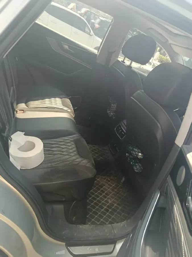 2022 HongQi HS5 2.0T 224HP L4 6AT,autocango,china used car exporter,china ev exporter,chinese used car exporter,chinese used ev exporter