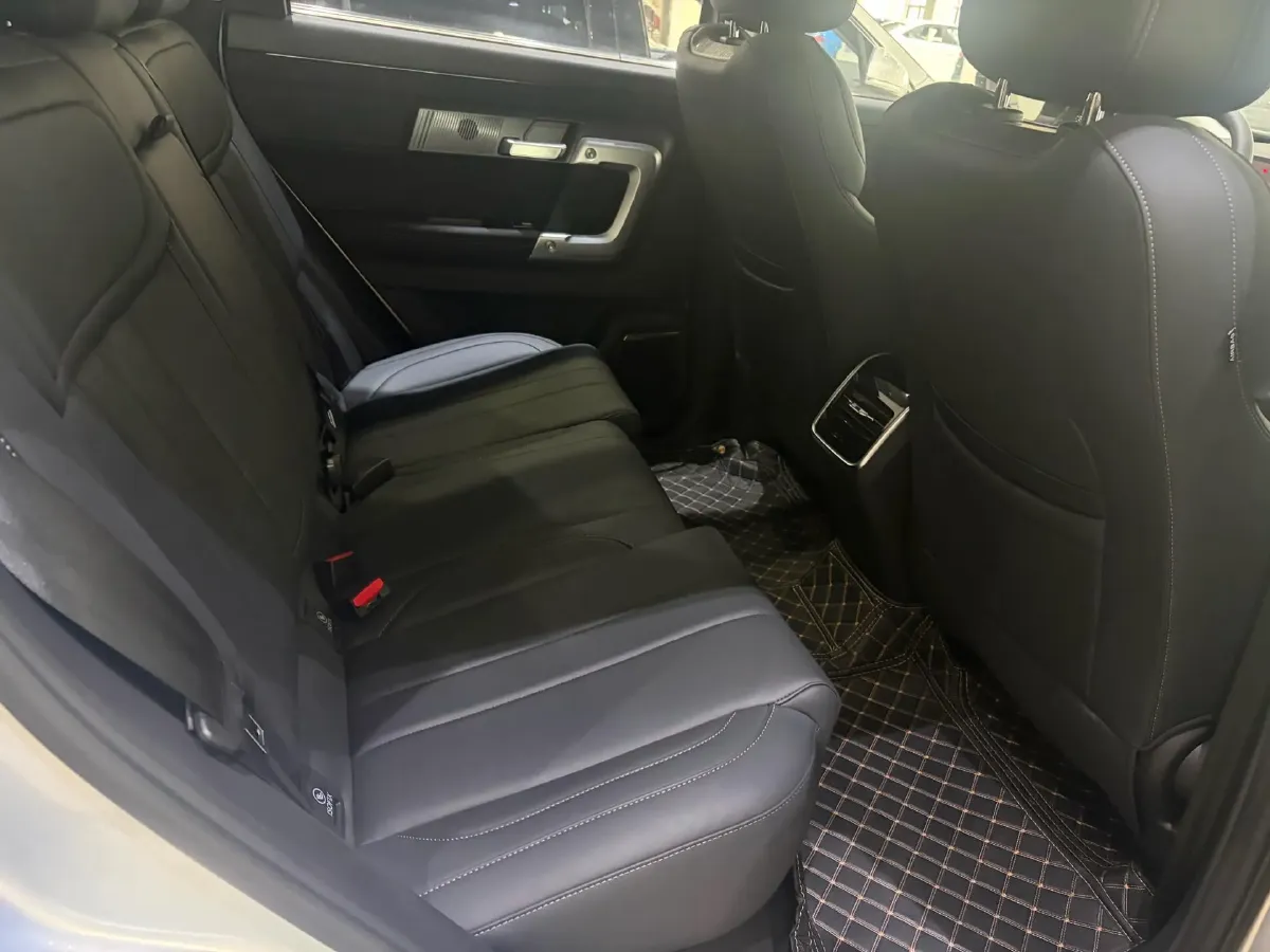 2025 Chery Exploration 06 1.6T 197HP L4 7DCT,autocango,china used car exporter,china ev exporter,chinese used car exporter,chinese used ev exporter