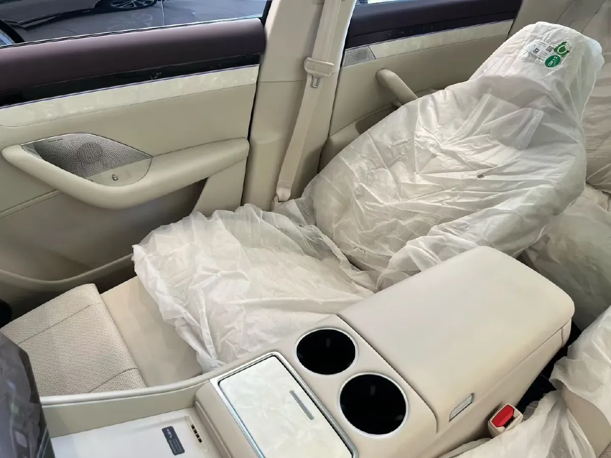 2026 Luxeed R7 REEV 156HP REEV,autocango,china used car exporter,china ev exporter,chinese used car exporter,chinese used ev exporter