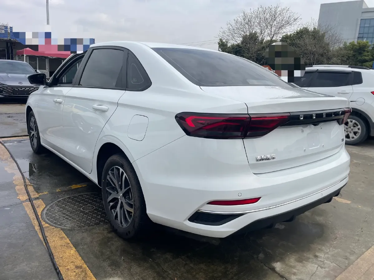 2025 Geely Emgrand 1.5L 127HP L4 CVT,autocango,china used car exporter,china ev exporter,chinese used car exporter,chinese used ev exporter