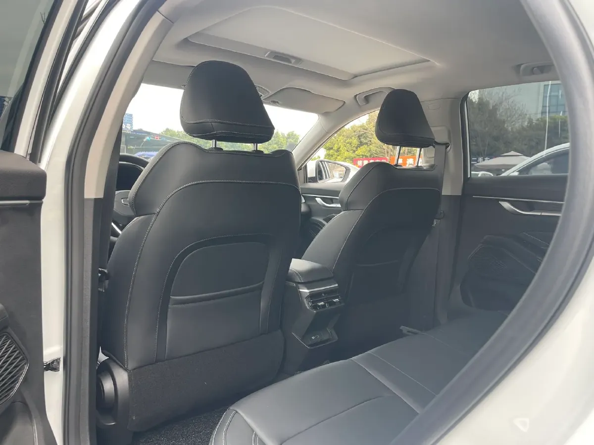 2025 Geely Emgrand 1.5L 127HP L4 CVT,autocango,china used car exporter,china ev exporter,chinese used car exporter,chinese used ev exporter