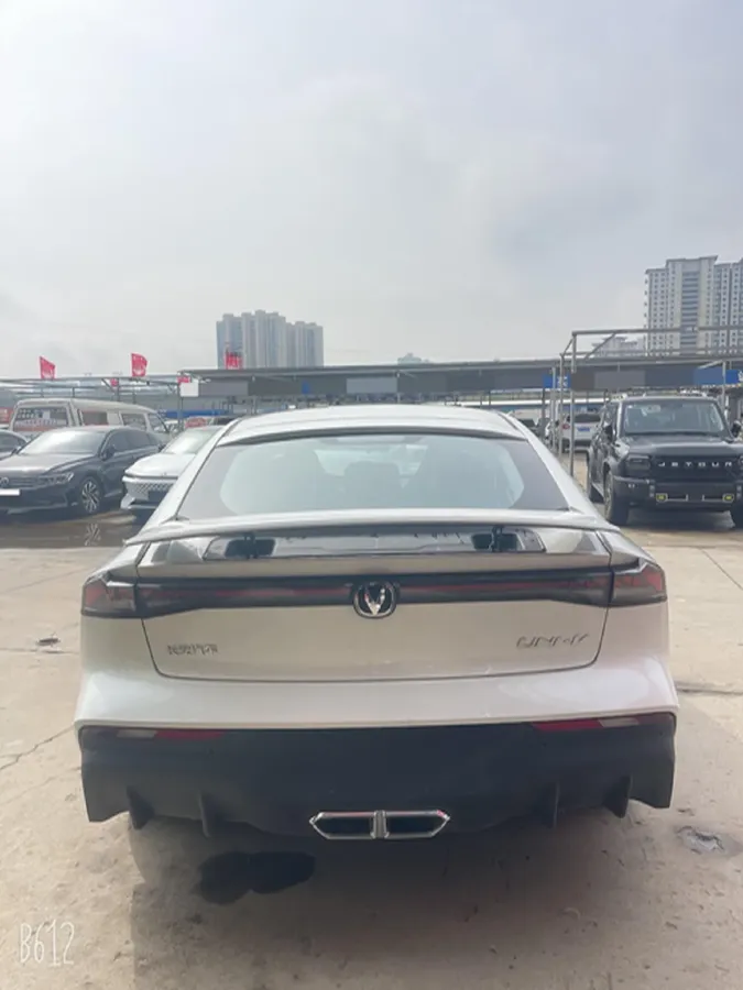 2024 ChangAn UNI-V iDD 1.5L 110HP L4 E-CVT PHEV 18.99KWH,autocango,china used car exporter,china ev exporter,chinese used car exporter,chinese used ev exporter