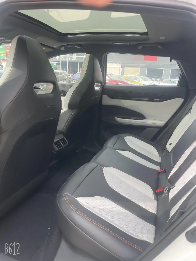 2024 ChangAn UNI-V iDD 1.5L 110HP L4 E-CVT PHEV 18.99KWH,autocango,china used car exporter,china ev exporter,chinese used car exporter,chinese used ev exporter