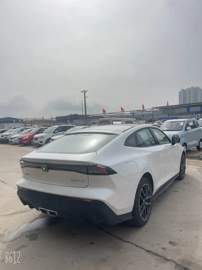2024 ChangAn UNI-V iDD 1.5L 110HP L4 E-CVT PHEV 18.99KWH,autocango,china used car exporter,china ev exporter,chinese used car exporter,chinese used ev exporter
