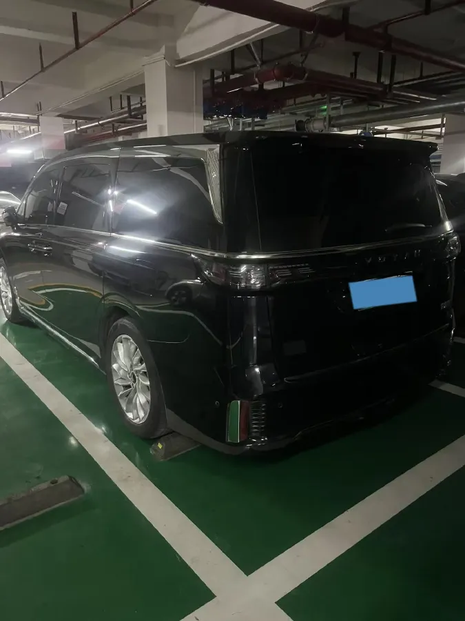 2022 Voyah Dream 1.5T 136HP L4 PHEV 25.57KWH,autocango,china used car exporter,china ev exporter,chinese used car exporter,chinese used ev exporter