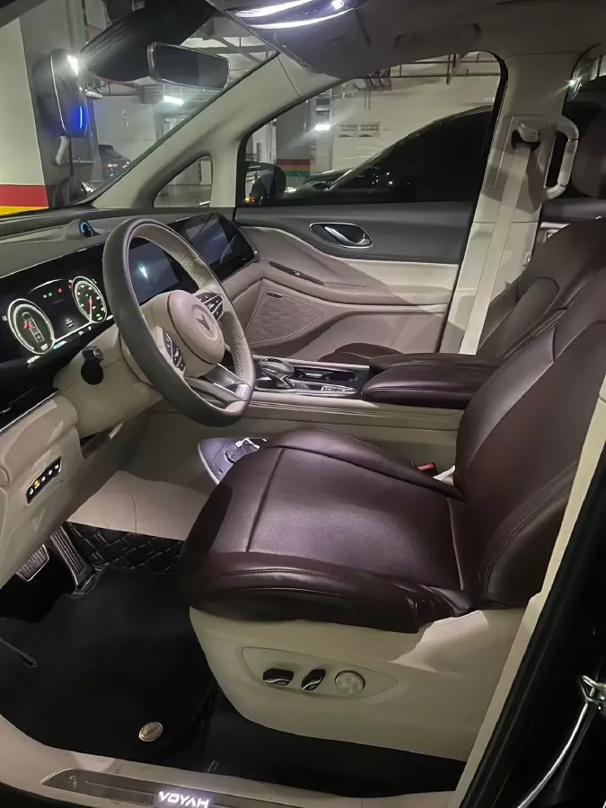 2022 Voyah Dream 1.5T 136HP L4 PHEV 25.57KWH,autocango,china used car exporter,china ev exporter,chinese used car exporter,chinese used ev exporter