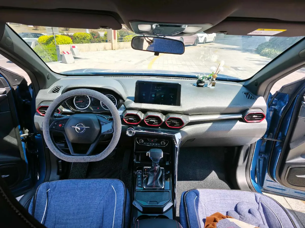 2019 HaiMa 8S 1.6T 195HP L4 6AT,autocango,china used car exporter,china ev exporter,chinese used car exporter,chinese used ev exporter